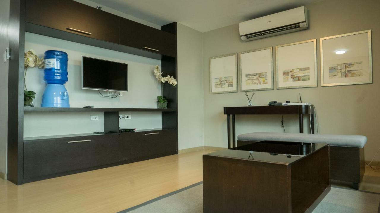 Avant Serviced Suites - Personal Concierge Manila Esterno foto